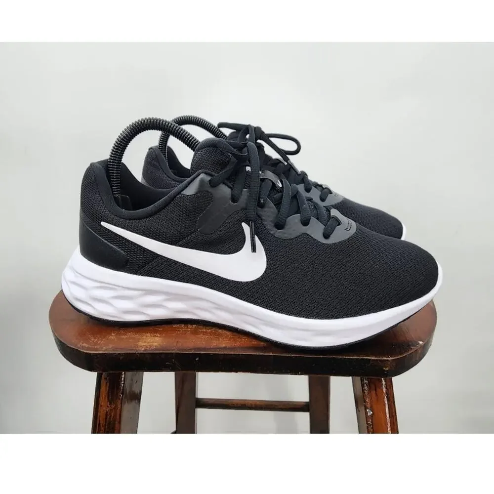 New Nike Revolution‎ 6 Men's Running Shoes Size 7 Black White Running